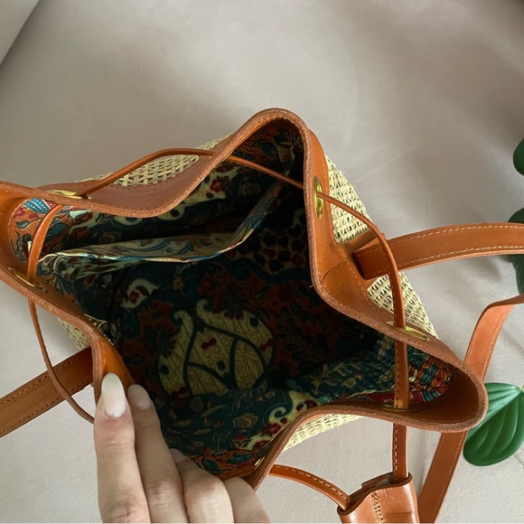 NWOT - KayikaBali - Isvara Drawstring Rattan Bucket Crossbody Bag - Picture 5 of 9